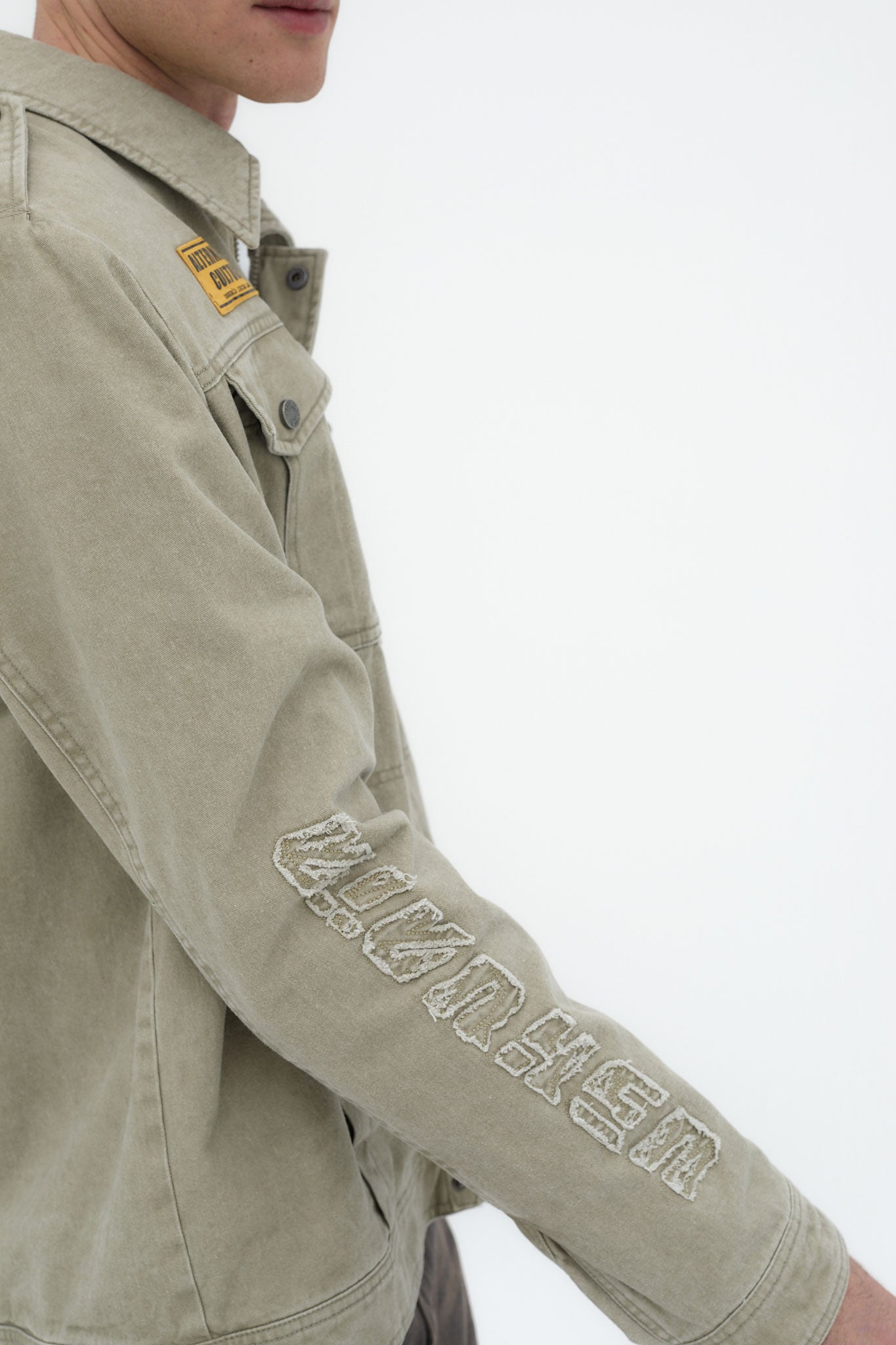 chaqueta militar hombre verde lavado bolsillos frontales