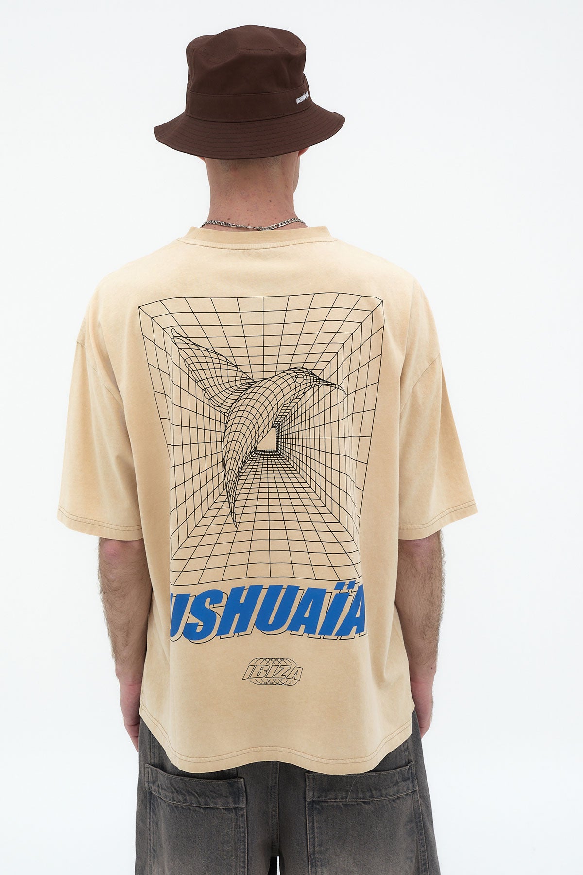 camiseta boxy hombre acid wash logo espalda
