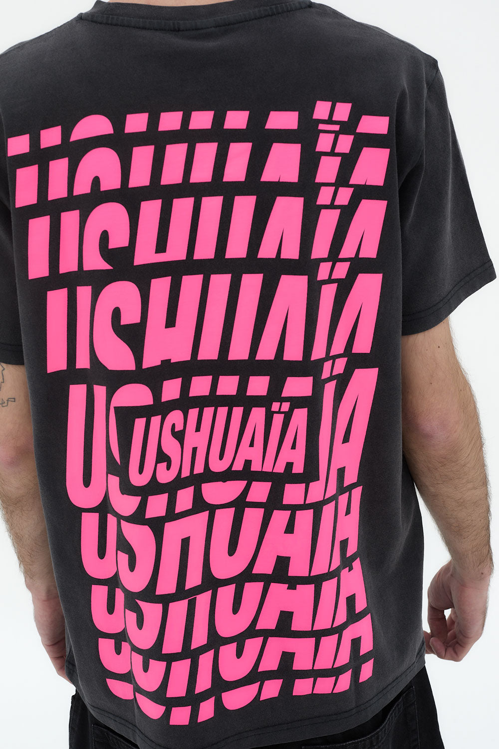 camiseta hombre algodón acid wash enzyme wash regular fit logo ushuaïa delantero y espalda