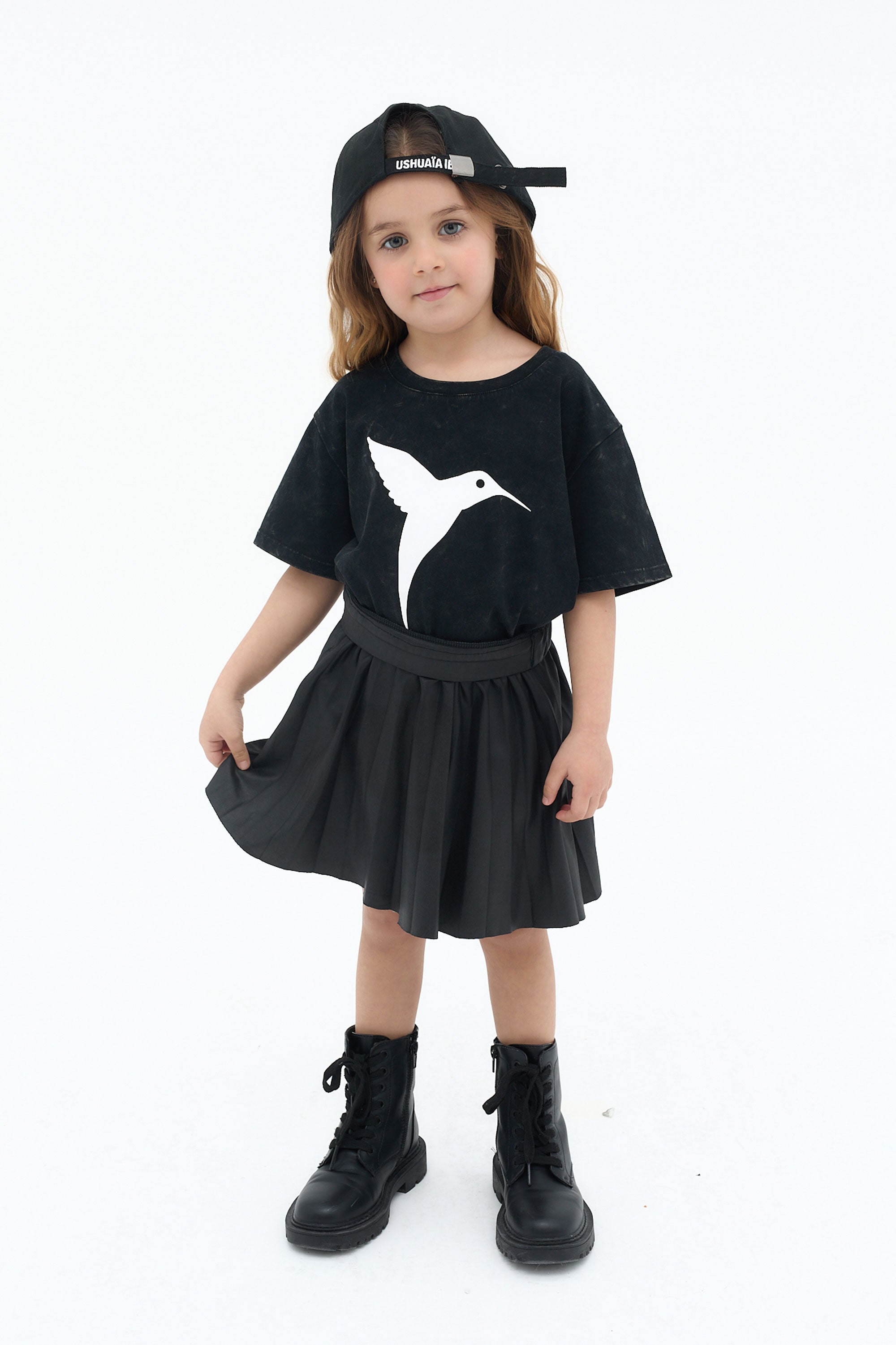 camiseta niño algodón negro acid wash logo ushuaïa