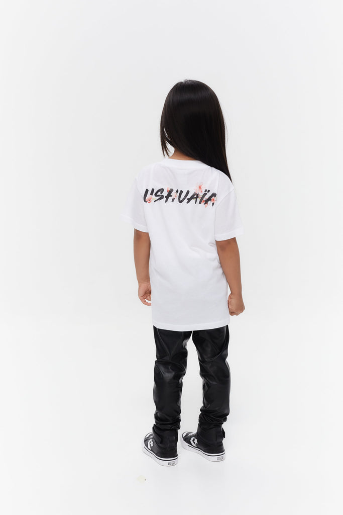 Round neck and sleeve t-shirt. Contrast combined print detail on front and back.
COMPOSITION:  
50% Cotton 50% Modal 