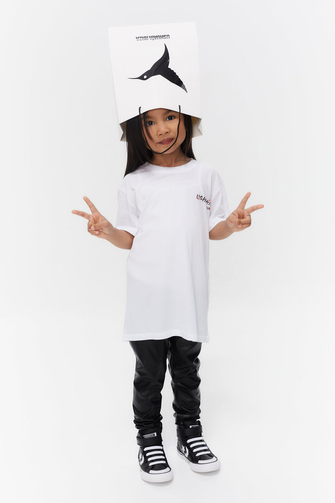 Round neck and sleeve t-shirt. Contrast combined print detail on front and back.
COMPOSITION:    
50% Cotton 50% Modal 