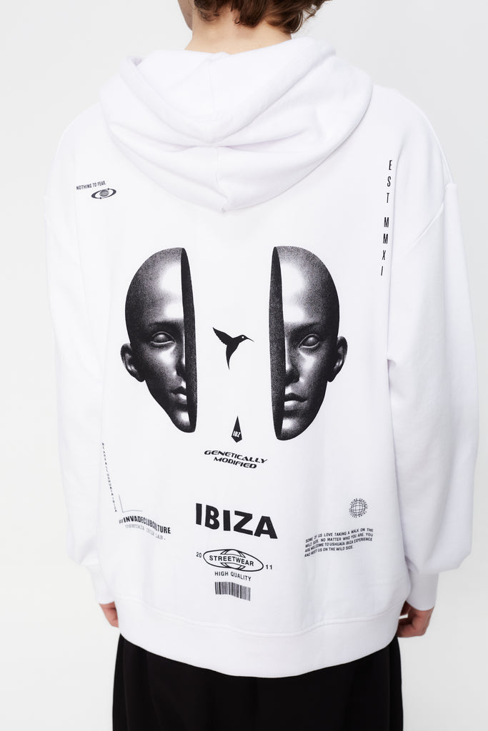 Oversized sweatshirt with adjustable hood with drawstring and long sleeves. Contrast combined print detail on front and back. Kangaroo pocket on the front. Ribbed finishes.  
LIMITED EDITION 
COMPOSITION:    
100% Cotton