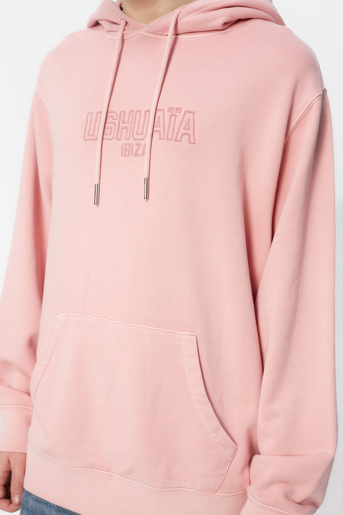 Regular fit garment dye sweatshirt with adjustable hood with drawstring and long sleeves. Contrasting combined embroidery detail on the front. Kangaroo pocket on the front. Ribbed finishes.