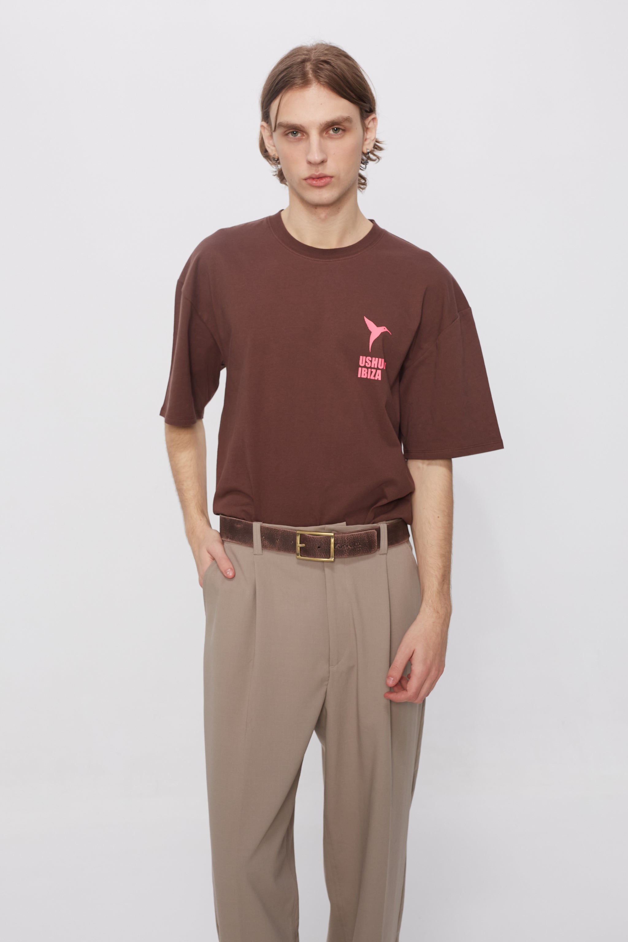 Oversized t-shirt with round neck and short sleeves. Contrast combined print detail on front and back