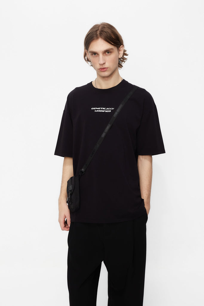 Oversized t-shirt with round neck and short sleeves with fade out effect.Contrast combined print detail on front and back.