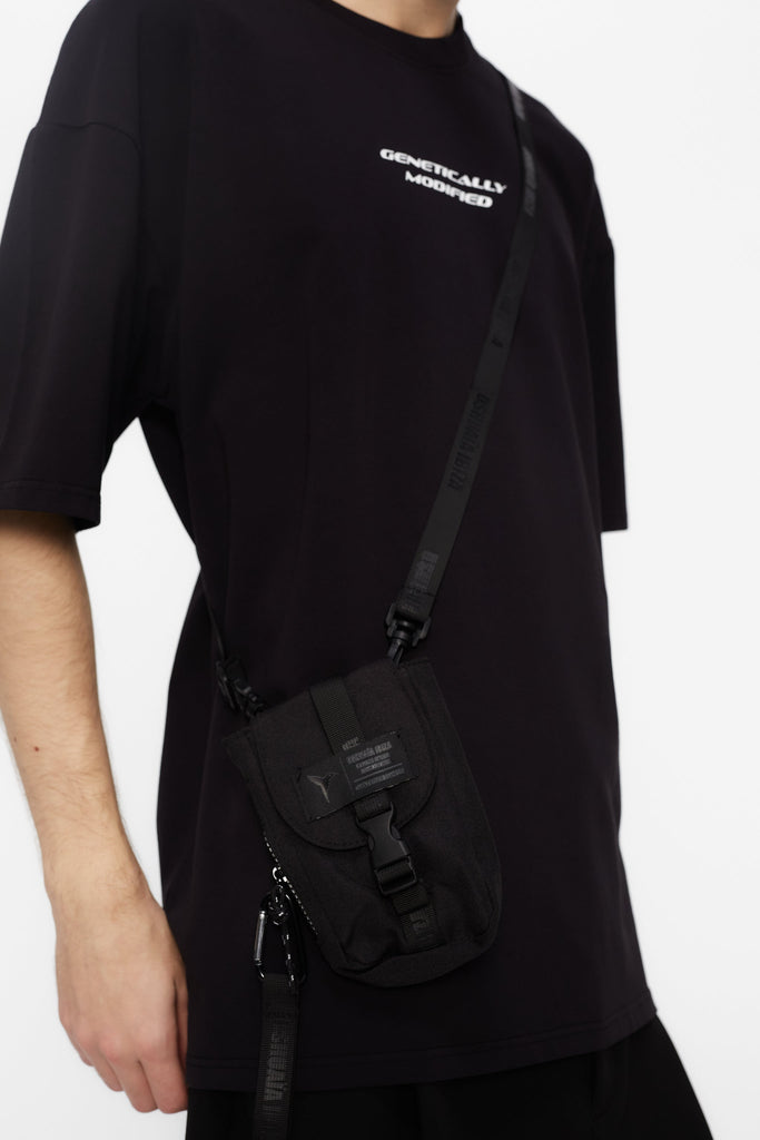 Oversized t-shirt with round neck and short sleeves with fade out effect.Contrast combined print detail on front and back.