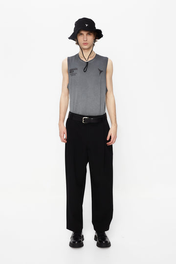 Round neck t-shirt with washed armhole sleeves with oil dirty wash effect. Contrast combined print detail on front and back. 