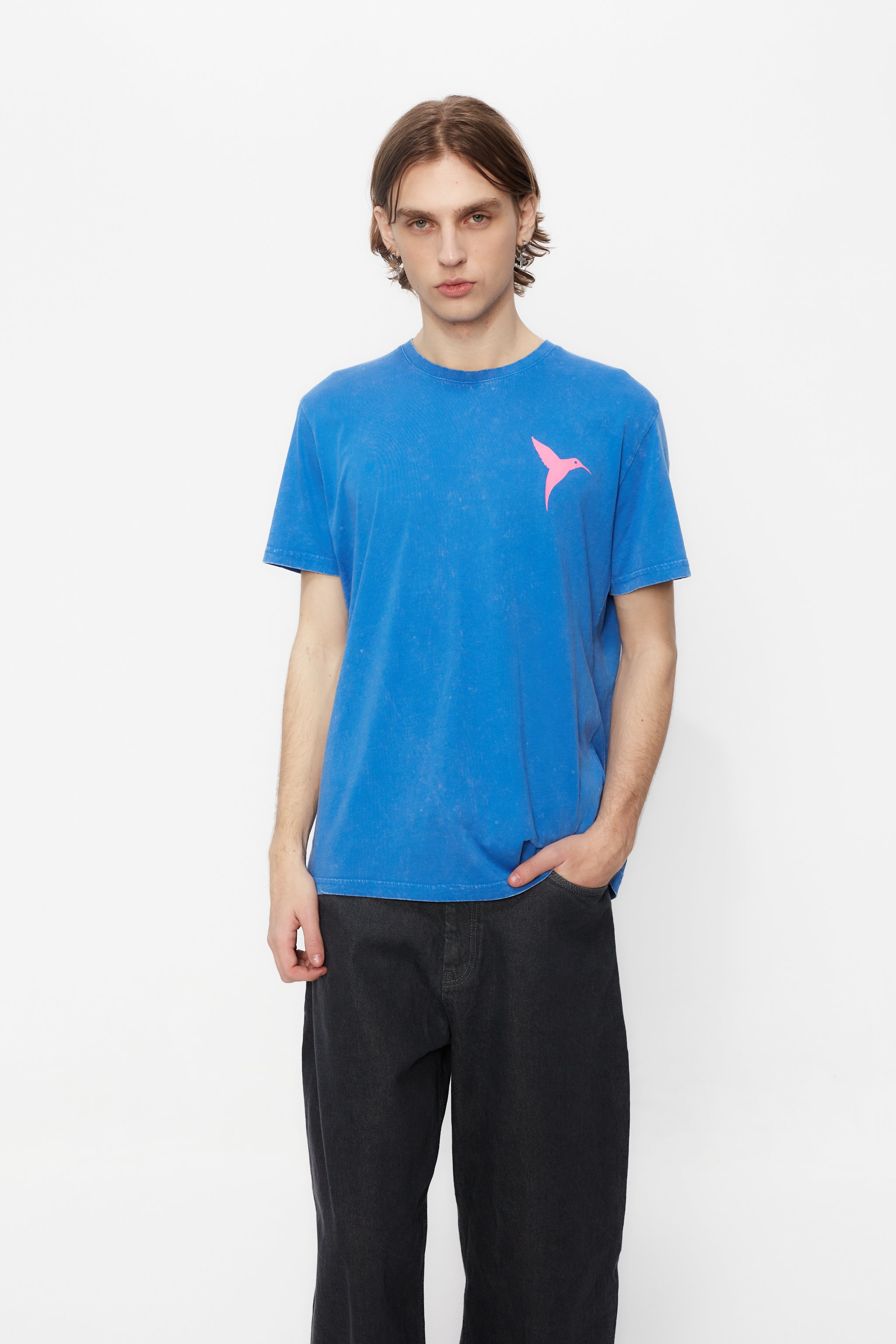 Regular fit t-shirt with round neck and washed short sleeves with fade out effect. Contrast combined print detail on front and back.