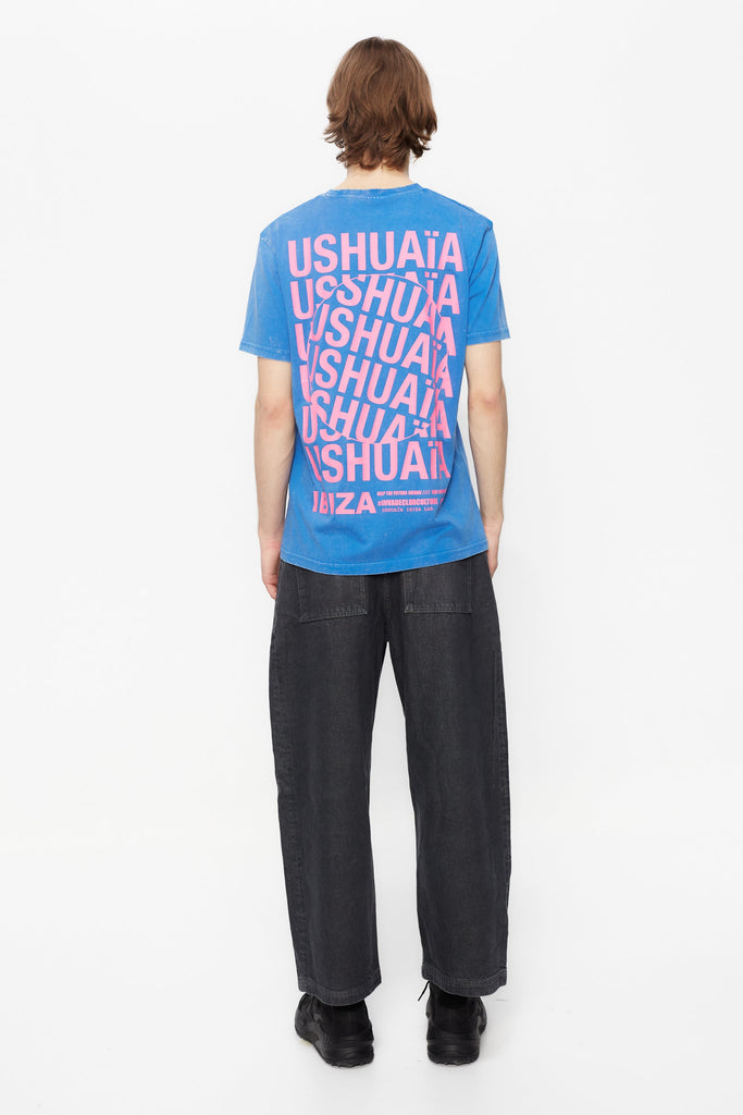 Regular fit t-shirt with round neck and washed short sleeves with fade out effect. Contrast combined print detail on front and back.